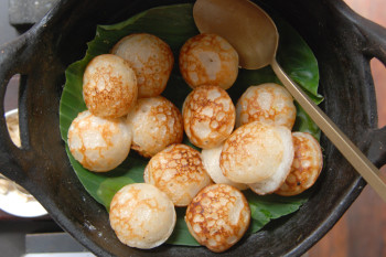 Lao coconut cakes